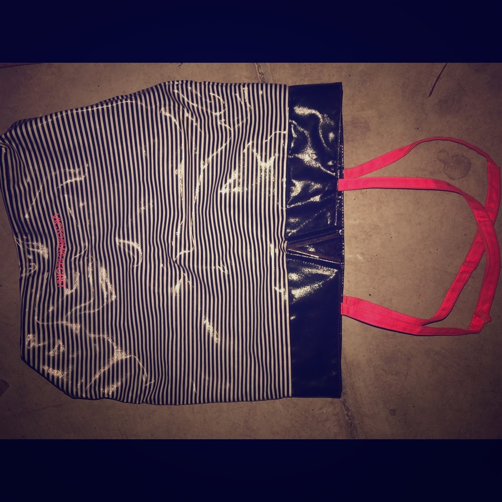 Victoria’s Secret tote 👜